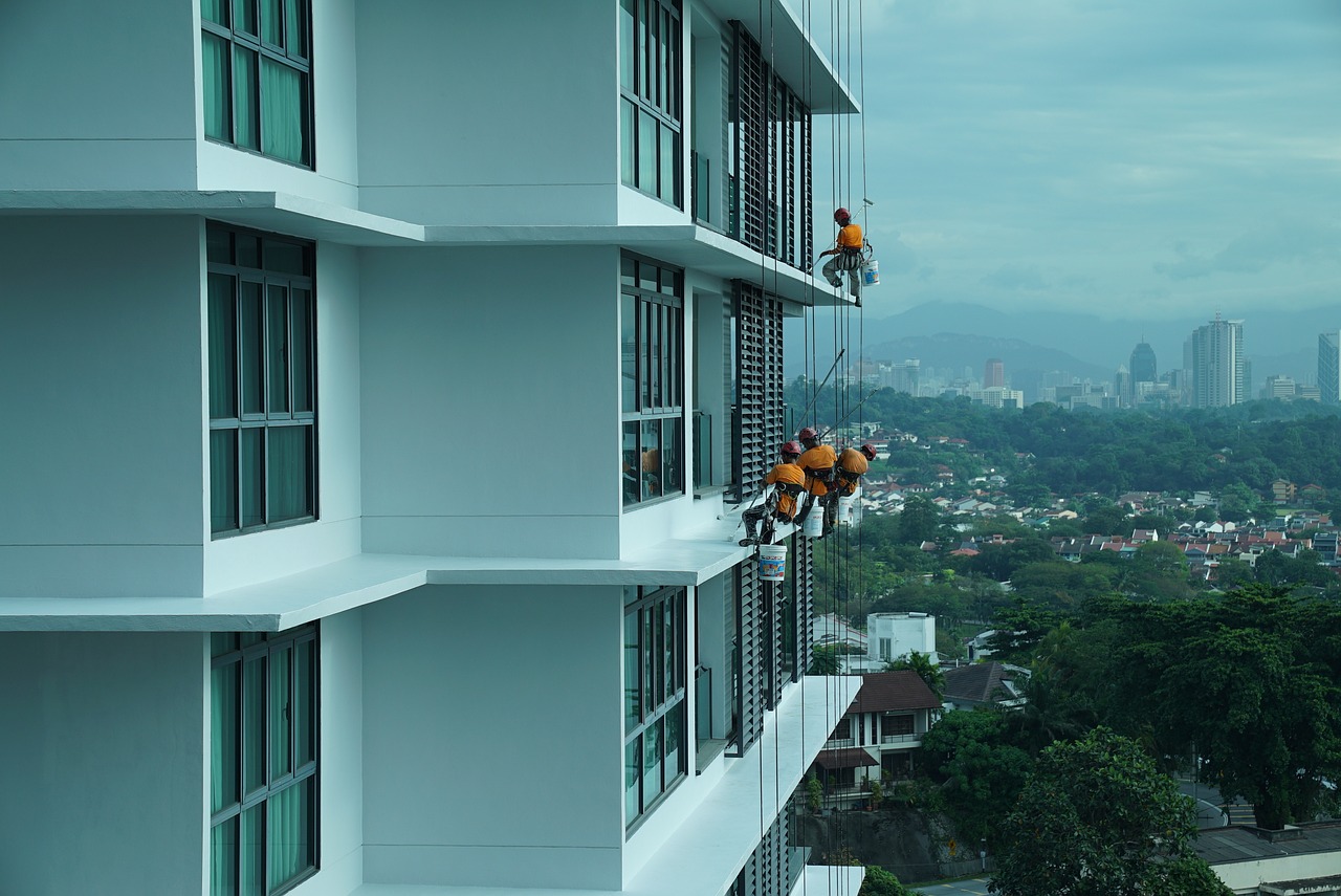 building maintenance, job in the air, safety first-3926053.jpg